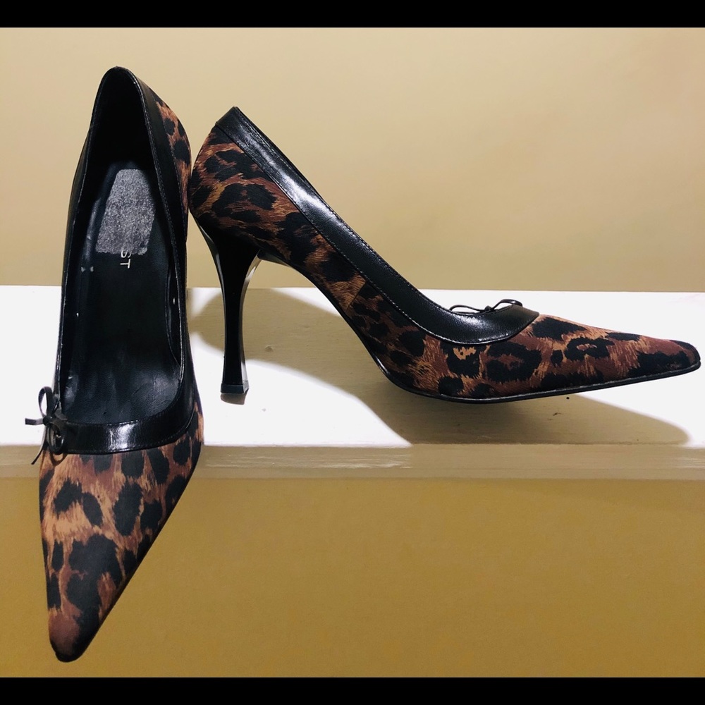 Nine West Leopard Pump/Black Patent Heel 3.75”